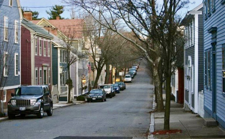 PreserveRI's tweet photo. Architecture Critic Will Morgan recently wrote about the importance of architecture during this time. We agree!
https://t.co/ukM3Yj2ZAw
Sheldon Street, Fox Point. Photo - Will Morgan
#Architecture
#GoLocalProv
#HistoricPreservation
#PreserveRI
#PreserveRhodeIsland https://t.co/igsVrwqEw2
