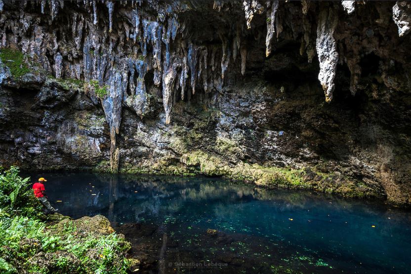 - La grotte de pethoenLieu: Nouvelle Calédonie, Pacifique sud
