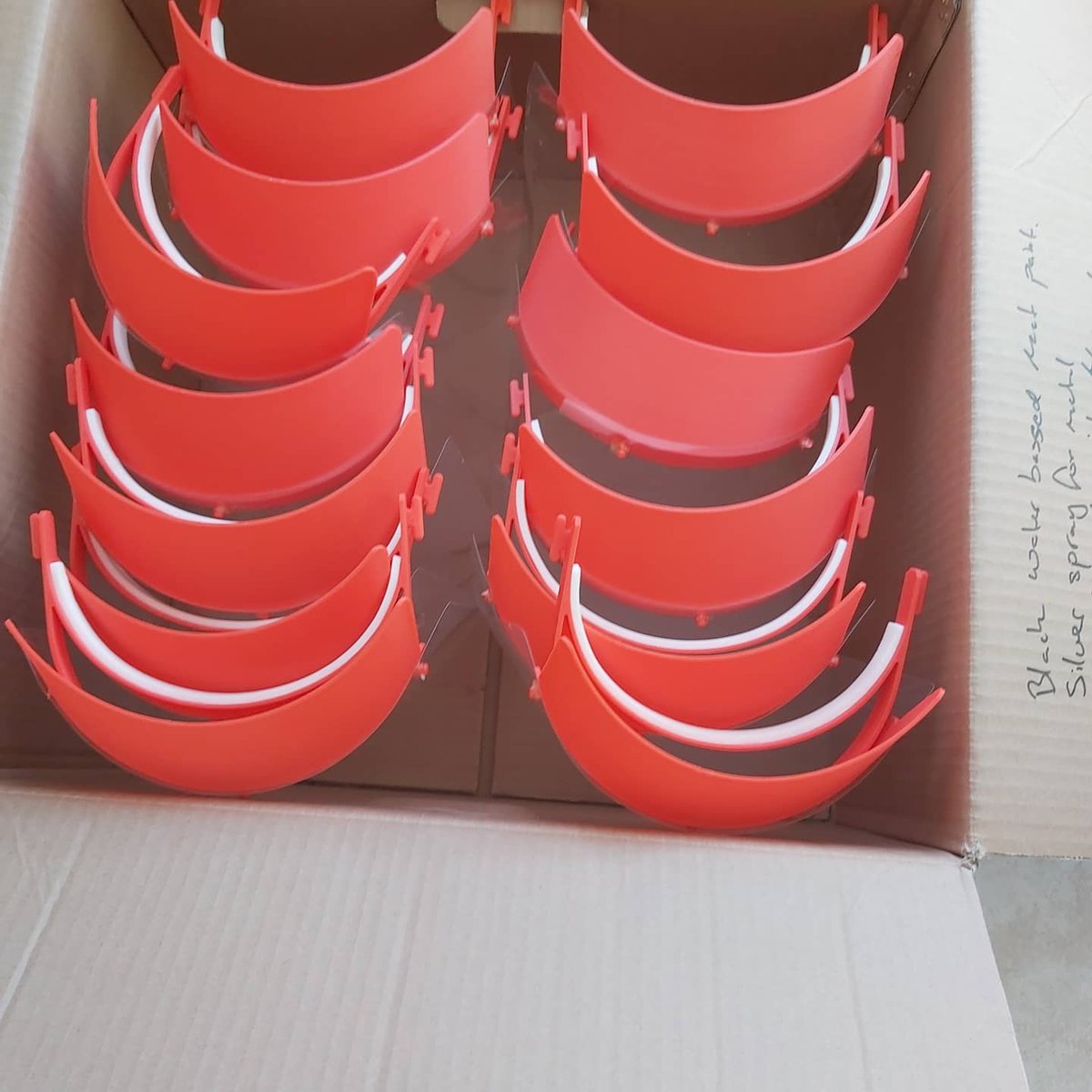 DesignSaltus's tweet image. First batch of face shields off to the hospital today. Thank you to @redlaser for donating the plastic and @afsmithbermuda for donating the laminate sheets. @DesignSaltus @SaltusGS #saltus #saltusdesigntechnolgy