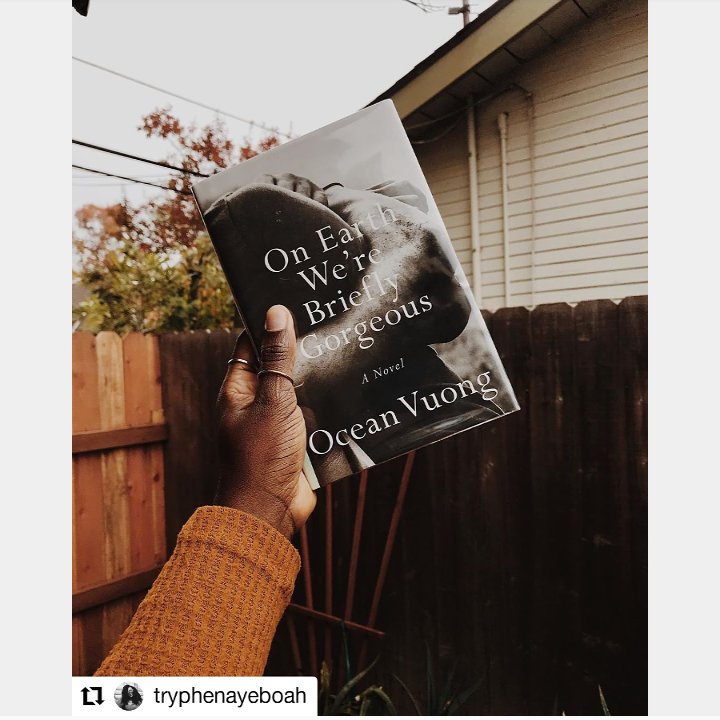 TheBookCracks's tweet photo. "Because the sunset, like survival, exists only on the verge of its own disappearing." – Ocean Vuong

#OceanVuong #Bookclub #Bookcracks #bookquotes https://t.co/b82iHVBtWF