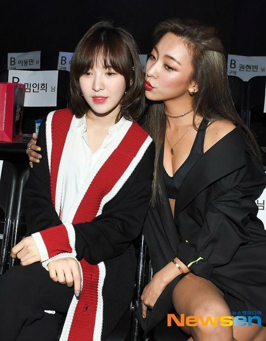 33. F(x) Luna and Red Velvet Wendy at Seoul fashion week