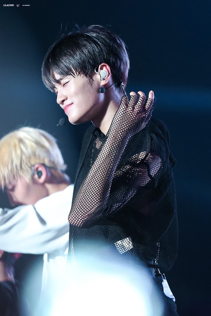 181117 daehwi and 191227 rocky as each other, a thread