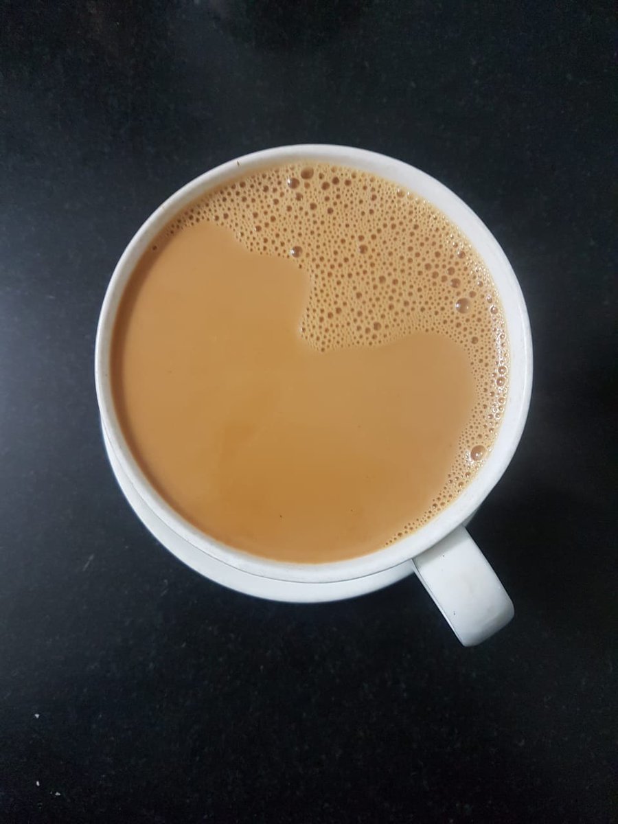 #चाय_लवर्स के लिए 
आजाओ साथियों चाय पी लो।