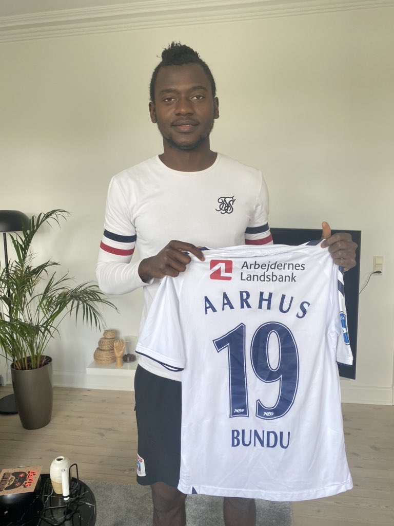 musbundu19's tweet photo. #SLforSL is now live! Here, you have the chance to win my signed @AGFFodbold shirt and support @FANTDenmark's work in my home country, Sierra Leone. All you have to do is donate 30 kroner to FANT's MobilePay 299725. Thank you so much in advance, everyone 🇸🇱🙏 https://t.co/7yMlQDIscL