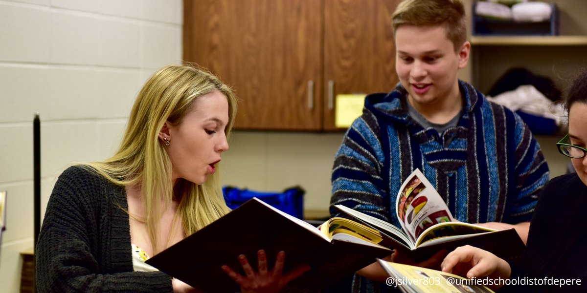 VarsityYearbook's tweet photo. Unforgettable events tend to bring us together. Yearbooks capture memories, preserving them for a lifetime. Help lend perspective to these extraordinary times by sharing your stories of resilience, from this or any year. #BoundToRemember 📷: @jsilver803 feat @USDD https://t.co/z64GmyC6LG