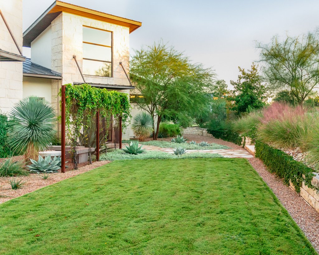 Creating a wonderful outdoor space was a brilliant idea and a great use of space in the front yard of this Spanish Oaks residence. @eden_garden_design @gregorygram

#modernaustin, #austinstyle, #austindesign #austinarchitecture #austinarchitects #atxdesign #aiaaustin
