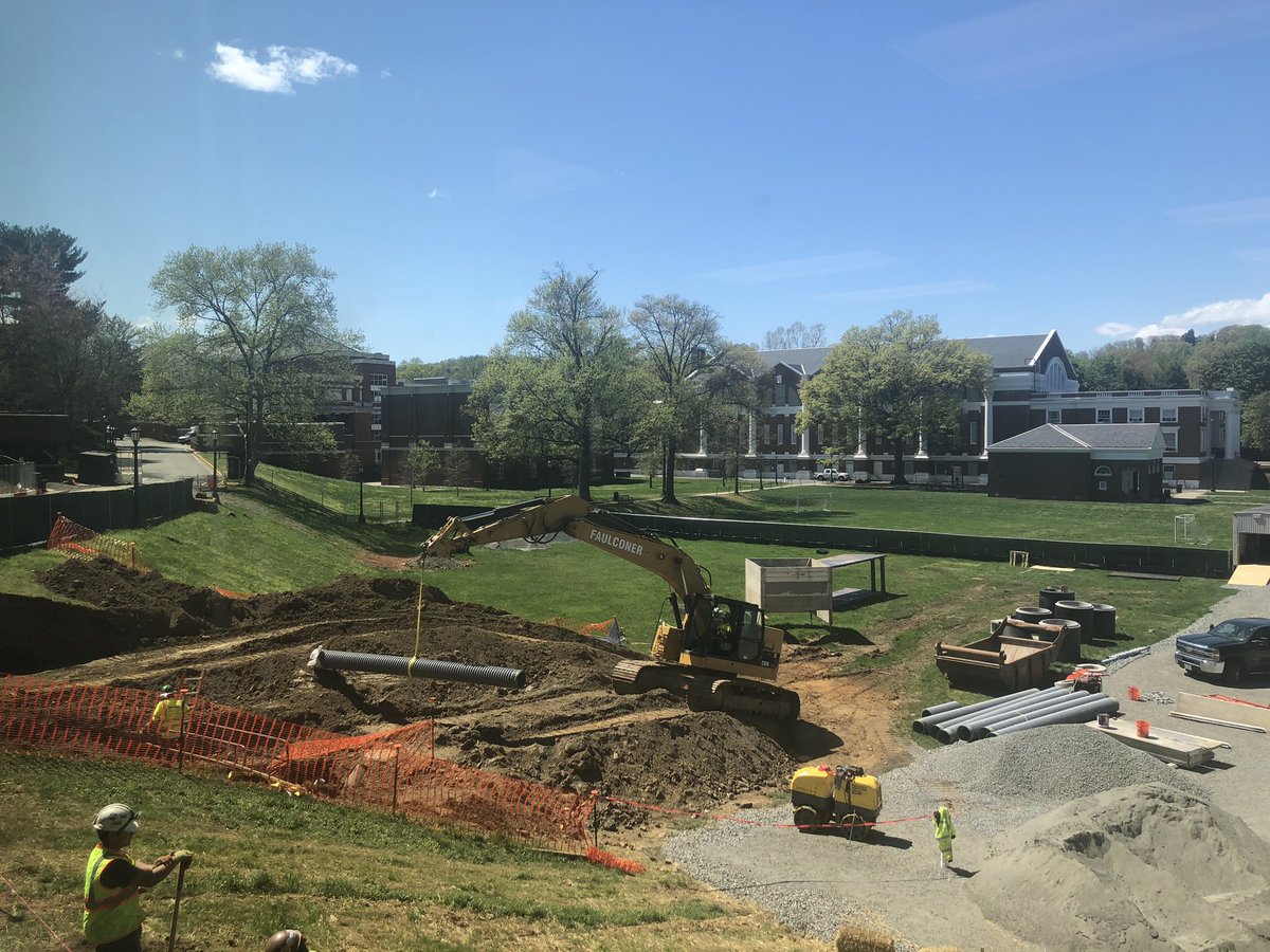 uvamainlibrary's tweet photo. Looking back at last week’s sunny weather providing the perfect time to start installing new storm piping ☀️ @UVAFM @UVaLibrary https://t.co/9AJDeW7VA0
