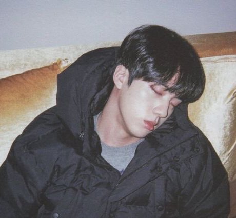 JimJinfiction's tweet photo. ☀️13/4☀️

🌤 #JimJinFic

💭 Topic : Nyctophila (n.) Lover of Darkness or Night, finding relaxtion or comfort in darkness.

🕘 13/04 - 13/05 (12.00 𝖺𝗆) https://t.co/sA3F9me3gS