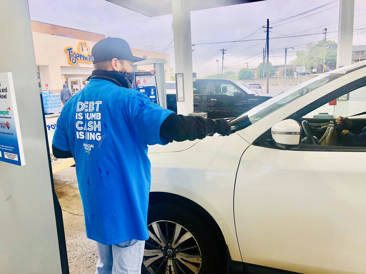 peteryanes's tweet photo. Grateful to be prayed and appreciated by many — like @DaveRamsey and his team. #freegasforhealthcareworkers https://t.co/tdZzf8CmFb