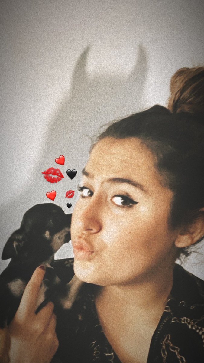 MariaLossss's tweet photo. Feliz día del beso❤️ https://t.co/fsrBGuMjai