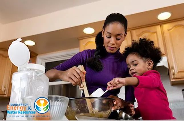 EnergyBarbados's tweet photo. Why go to the bakery! Learn a new skill or teach the younger ones those family recipes. Remember to always bake several items at once to save energy. #holidaytips #smartenergytip #COVID19 #SocialDistancing #StayHome #MEWR_bb https://t.co/aMgXrKbA5i