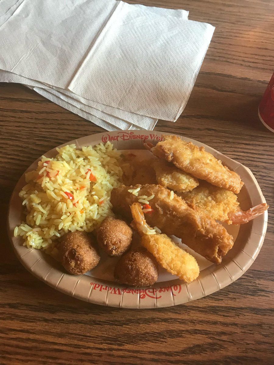 It’s #NationalMakeLunchCountDay! If you were headed to #Disney today, where would you have lunch? We always do quick service, and my favorite is Columbia Harbour House at #MagicKingdom. I love their fish! Happy #Monday!