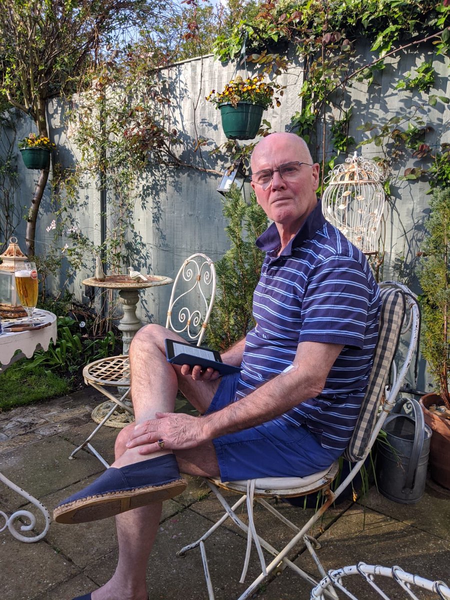 Cullenjamie's tweet photo. Wow we’re absolutely blown away by all the amazing kind messages! Dad is enjoying his kindle and a week deserved drink. Stay safe and stay positive  ❤️ https://t.co/rbHRbf2BLE