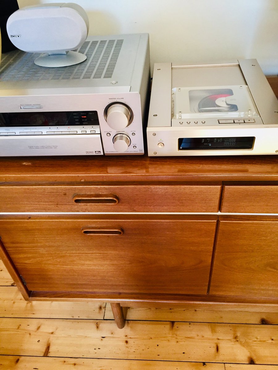 meekmacs's tweet image. When it’s #LockdownEaster and you dig out your old CD player from the back of the cupboard, work through all your CD’s, reminisce and play some of the old stuff that makes you happy! #smallthings 👌🙏🌟⁦@NeilFinn⁩