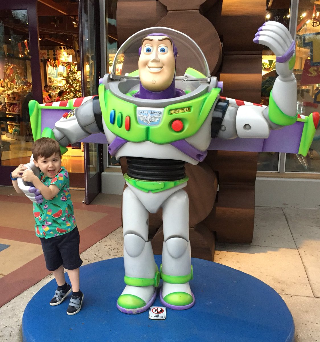Alfie has  #Duchenne. His  #ToyStory 6th  #birthdayparty on 25th April has been cancelled  He's on the  #Coronavirus vulnerable list  #SelfIsolation We need YOU to upload a video message to his page to make his birthday month extra special and help to raise  #DuchenneAwareness   #RT