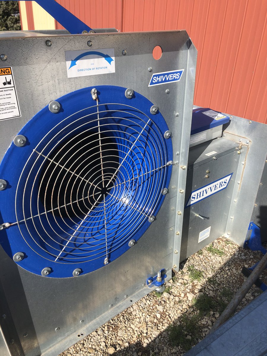 AlbersJeff's tweet photo. 2012 &amp; 2014 model 16 hp single phase Shivvers centrifugal fans and blue flame burners. Great condition. DM for details. Retweet’s appreciated https://t.co/Rp5Lkm3tN2