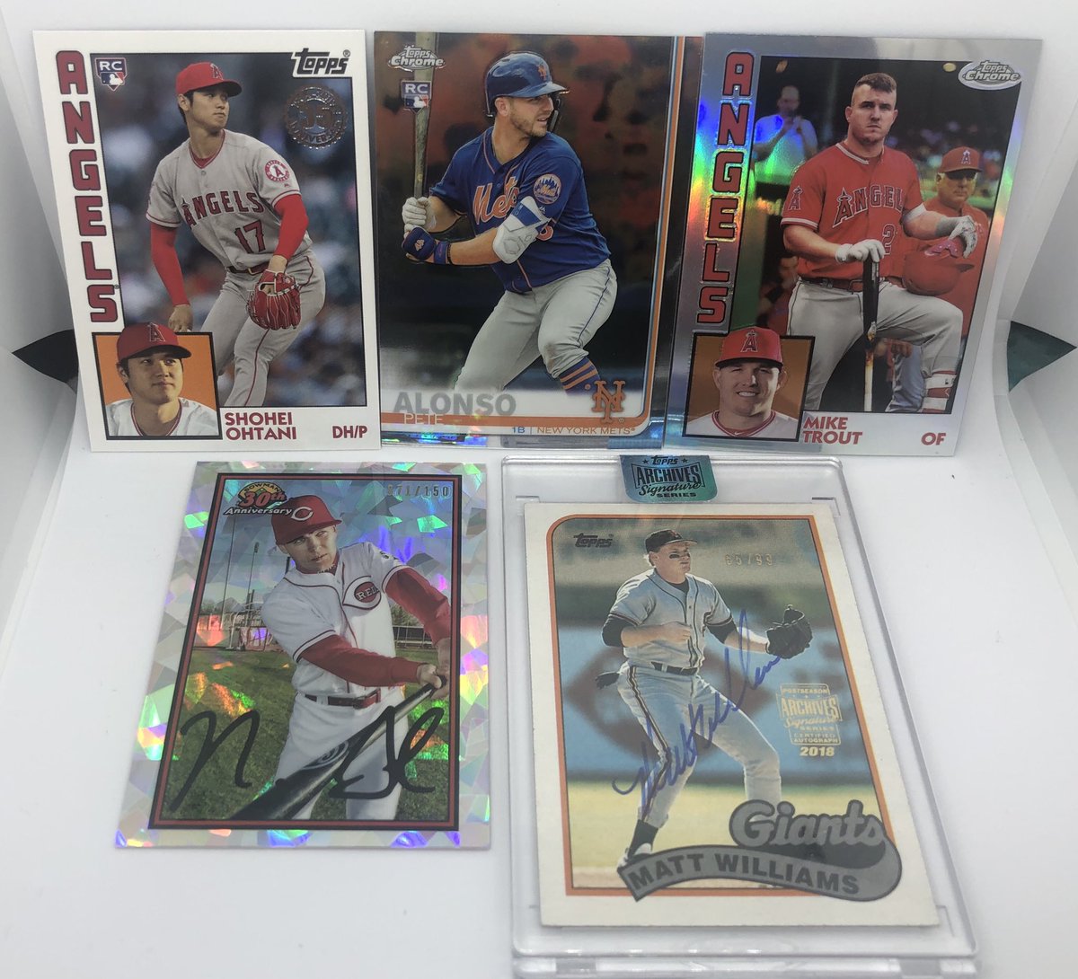firstpitchmitch's tweet image. 🚨🚨 Today’s #CoronaLockdown #MondayFunday giveaway is another #mlb @topps card pack! Follow @firstpitchmitch &amp;amp; @BaseballfineArt then Drop a comment if you want a chance to win! Hope everyone is great out there! #thehobby #whodoyoucollect #collect @MikeTrout @Pete_Alonso20