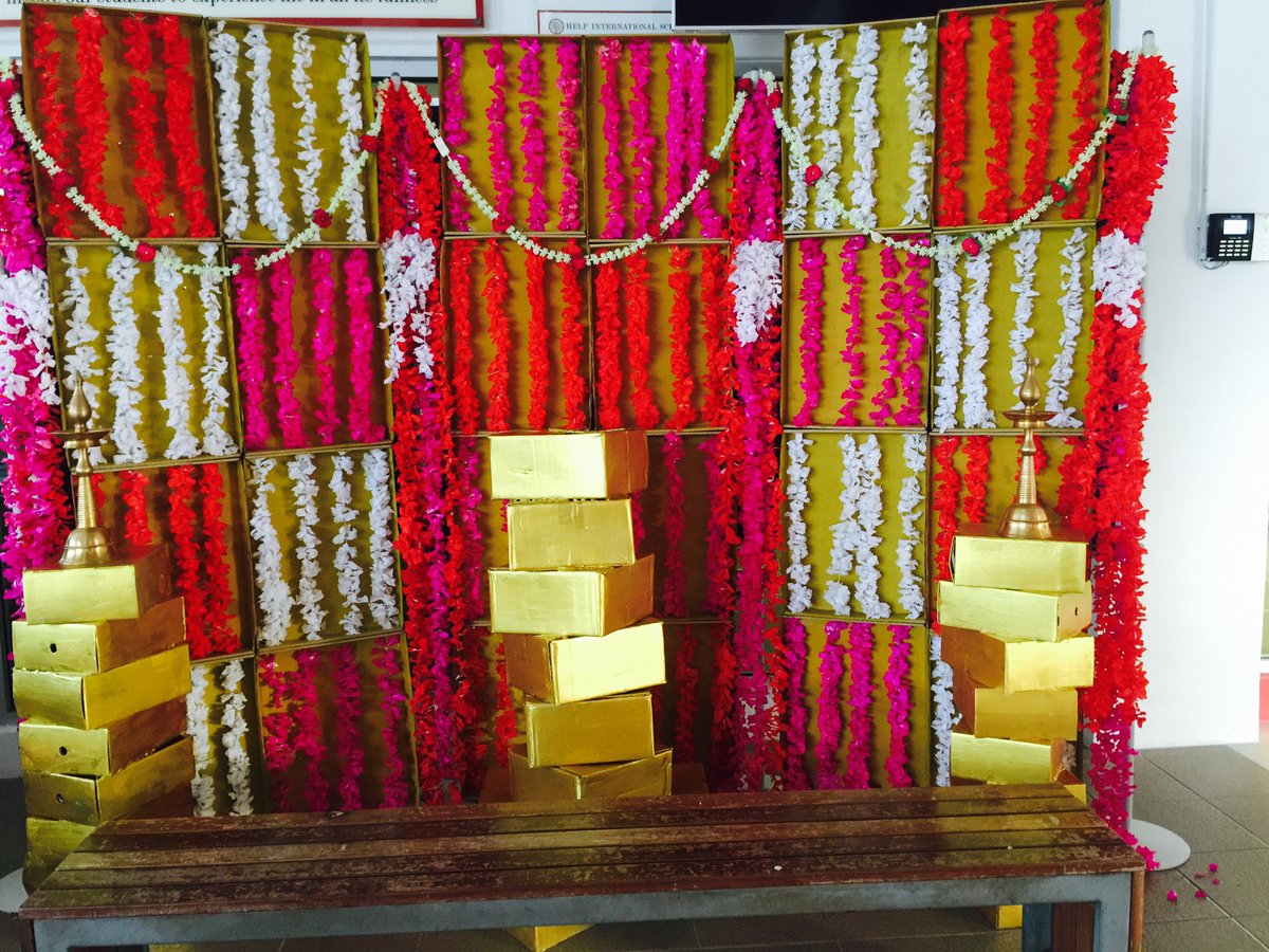 phriyashini's tweet photo. My passion towards arts always drive me to think 🤔 out of the box. But this time I use the box itself to bring out the colours of #diwali. #Throwback #diwalicelebration2018 #HIS https://t.co/IqSIqZAZvX