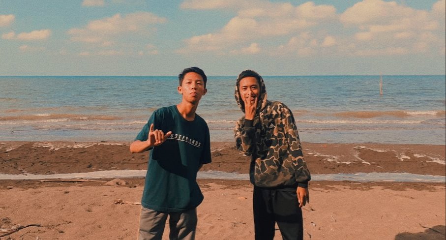 dendywae212's tweet photo. 50% takut corona, 25% seneng bisa keluar,25% foto foto

#Nngpasii
#BersatuLawanCovid19 
#sekarepku https://t.co/s09VjzfP0A