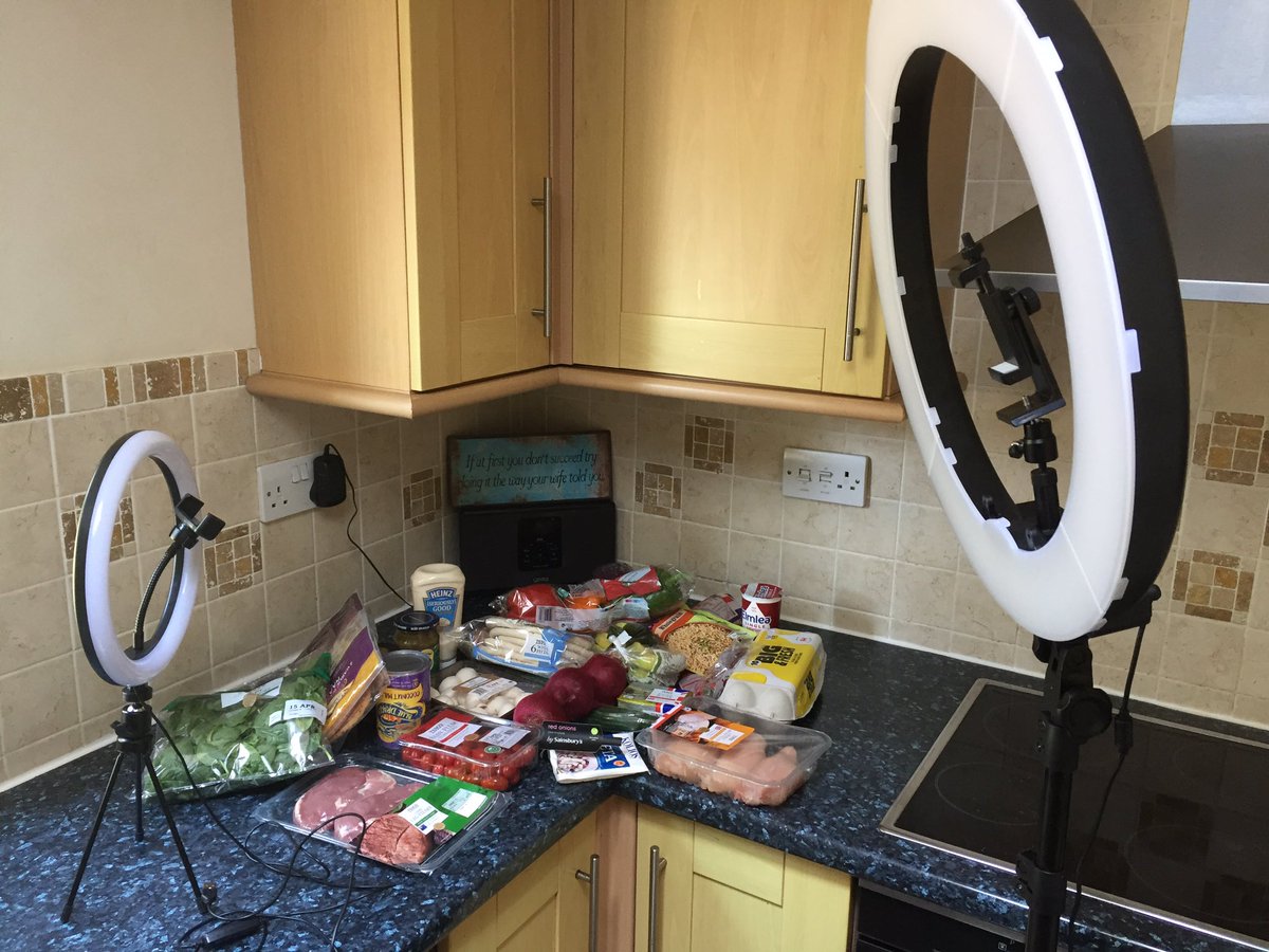 CommandoChef's tweet image. Food and new lighting equipment bought so let’s smash a full week of food👊simple ingredient =cracking dishes -  to include - Chicken Creme Fraiche, Kebabs and Mint Coleslaw, Thai Green Curry, Posh Scrambled Eggs. See you Tue and thank you for the wonderful support 👍👍