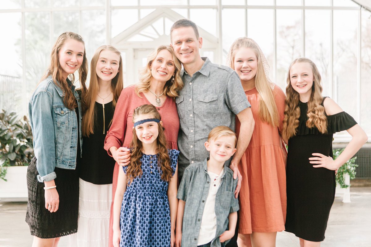 realifecasey's tweet photo. Happy Easter from our family to yours! Because of Christ, my life has power to overcome temptations, wisdom to make correct decisions, strength in the midst of hardships, peace in relationships, joy in every-day life, and the hope of heaven in my heart. He is my Savior! https://t.co/CAUwFVsakC