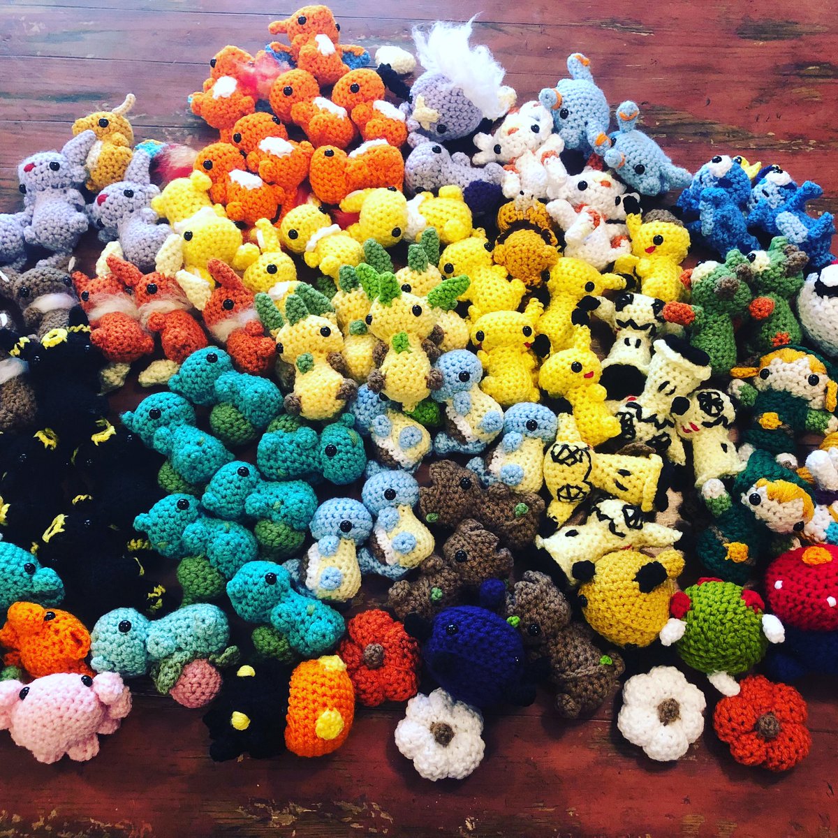 I'll start! I crochet stuff and like making plushies :) https://linktr.ee/toriestangles 