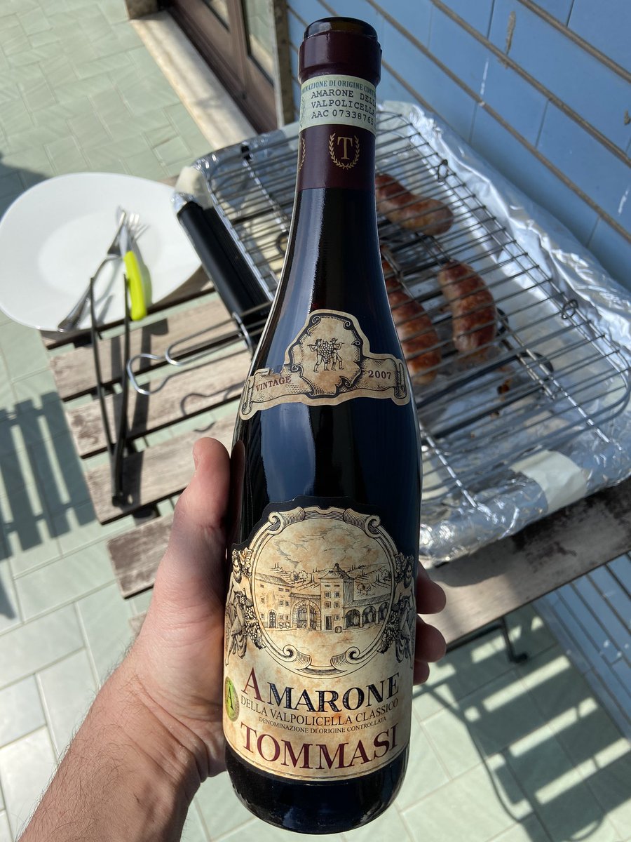 simonesangi's tweet photo. #PASQUETTA2020 #IORESTOACASA 🏡🍷 https://t.co/ClG4W8gFrH
