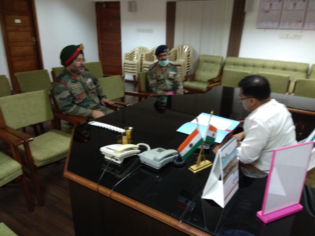 KeralaNcc's tweet photo. Brigadier GJS Bagiyana, Offg.ADG, NCC Dte (K&amp;L) and Col. S. Francis, Director having meeting with   Dr. KT Jaleel, Hon'ble Minister for Higher Education  regarding preparedness and preventive measures taken by  NCC against COVID-19.....👇🏻 https://t.co/peGXdNs9D8