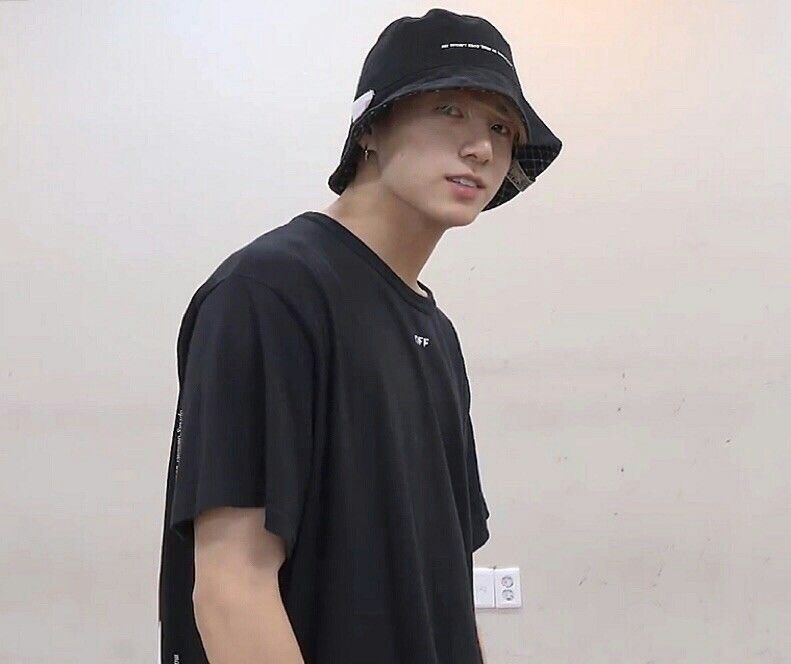 Jk in bucket hats: a thread that kinda takes my breath away
