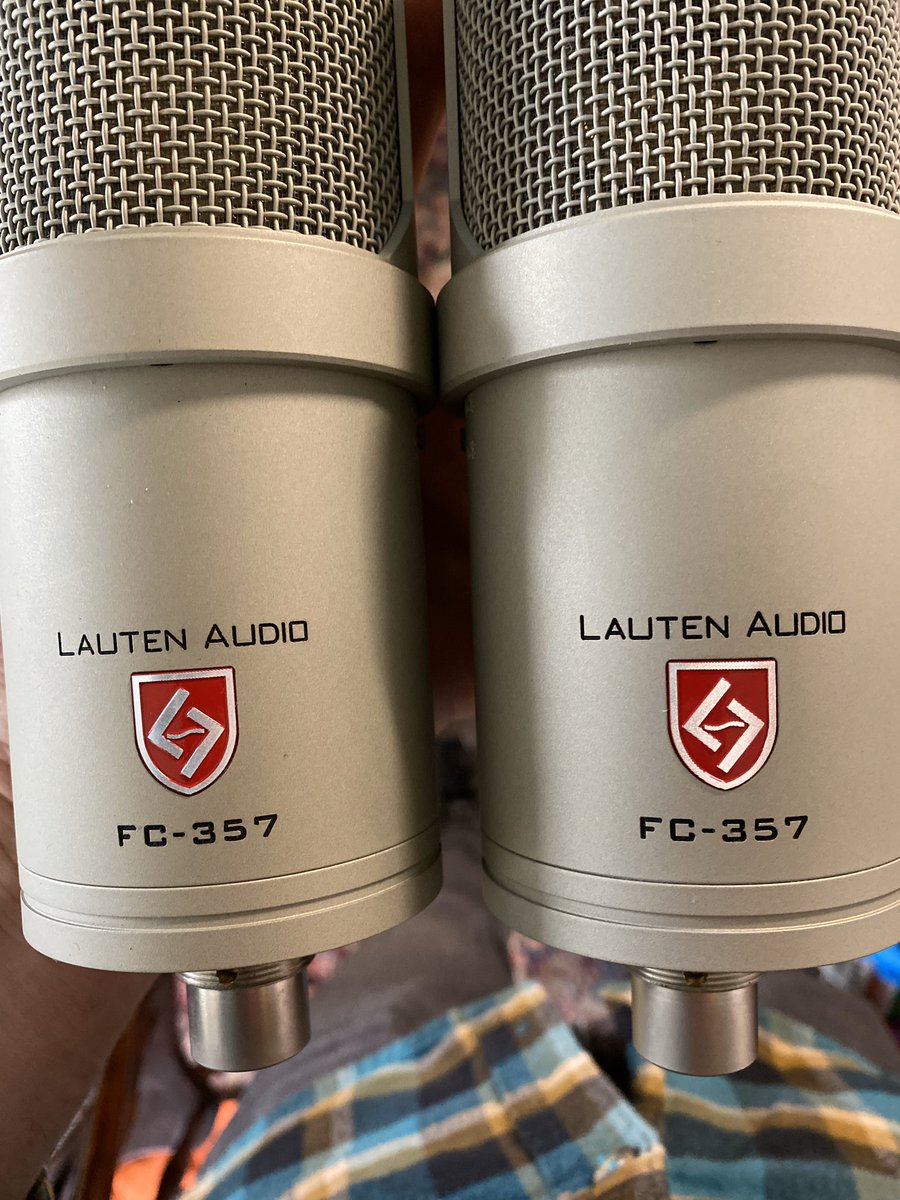 LautenAudio's tweet photo. 💪💪One for kick. One for Vocals
•
•
#LautenAudio #Music #SiliconValley #California #Studio #Recording #HomeStudio #Artist #FamilyOwned
#madeincalifornia #microphone #fc357 https://t.co/nYAidoBgHs