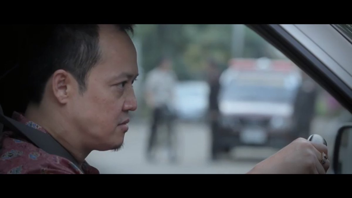 4. สมเกียรติ
อีกหนึ่งนายจ้างของมะขิ่น ที่แอบปลื้มเธอจนบุกเข้าไปข่มขืนมะขิ่นถึงบ้านนายฝรั่ง วันต่อมาตำรวจก็มาที่บ้านนายฝรั่งเพราะมีคนแจ้งว่ามีต่างด้าวทำงานผิดกฎหมาย แต่ด้านสมเกียรติเข้าใจผิดคิดว่ามะขิ่นแจ้งความเรื่องถูกข่มขืน เขาอาจจะฆ่าปิดปากมะขิ่นเพื่อปกปิดความผิดตัวเองก็เป็นได้