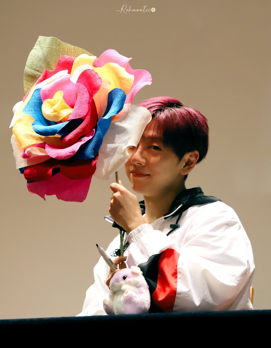 190203 영등포 팬싸인회
태현꽃 온단다 온단다야~~~~
로켓맨 로동당 로젠택배 삼파전이 되지 않을까?
#노태현 #노태현크루 #rohtaehyun