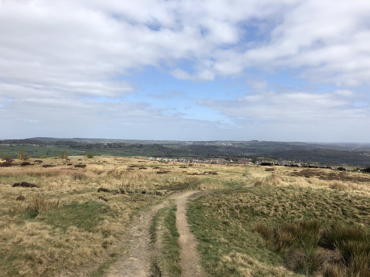 SalShaw69's tweet image. Fantastic views from top of Baildon Moor today #refreshingwalk