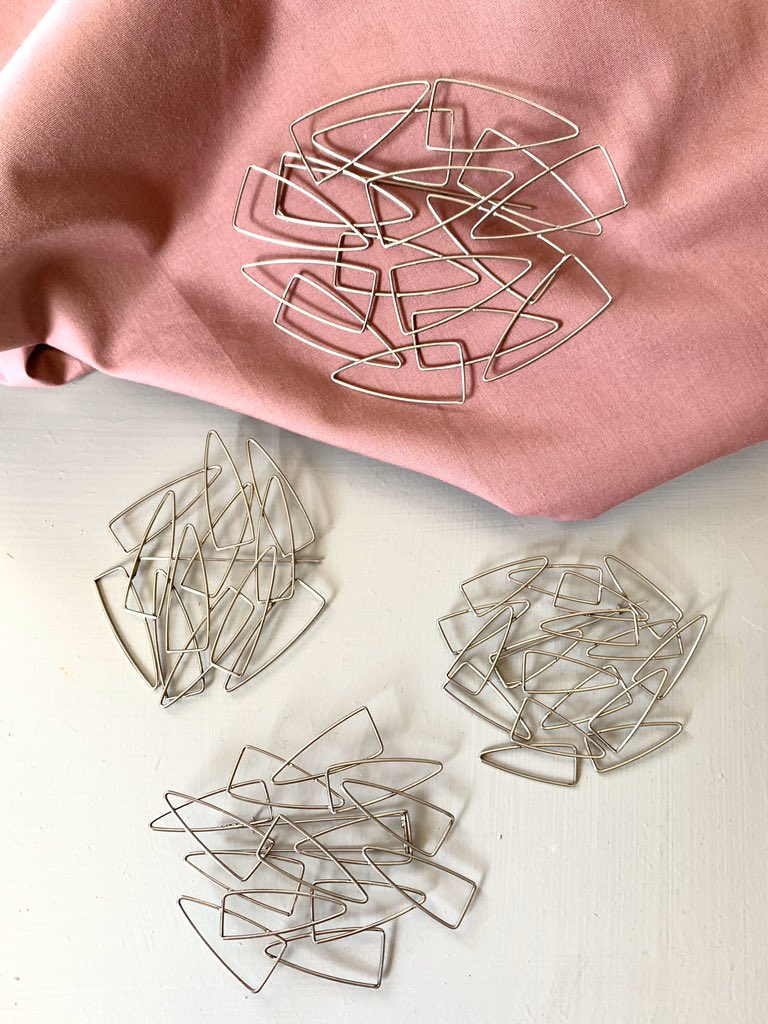 I’ve been playing with wire this past week and these brooches have been the fruits. I’ve really enjoyed making then so there will be more to come!