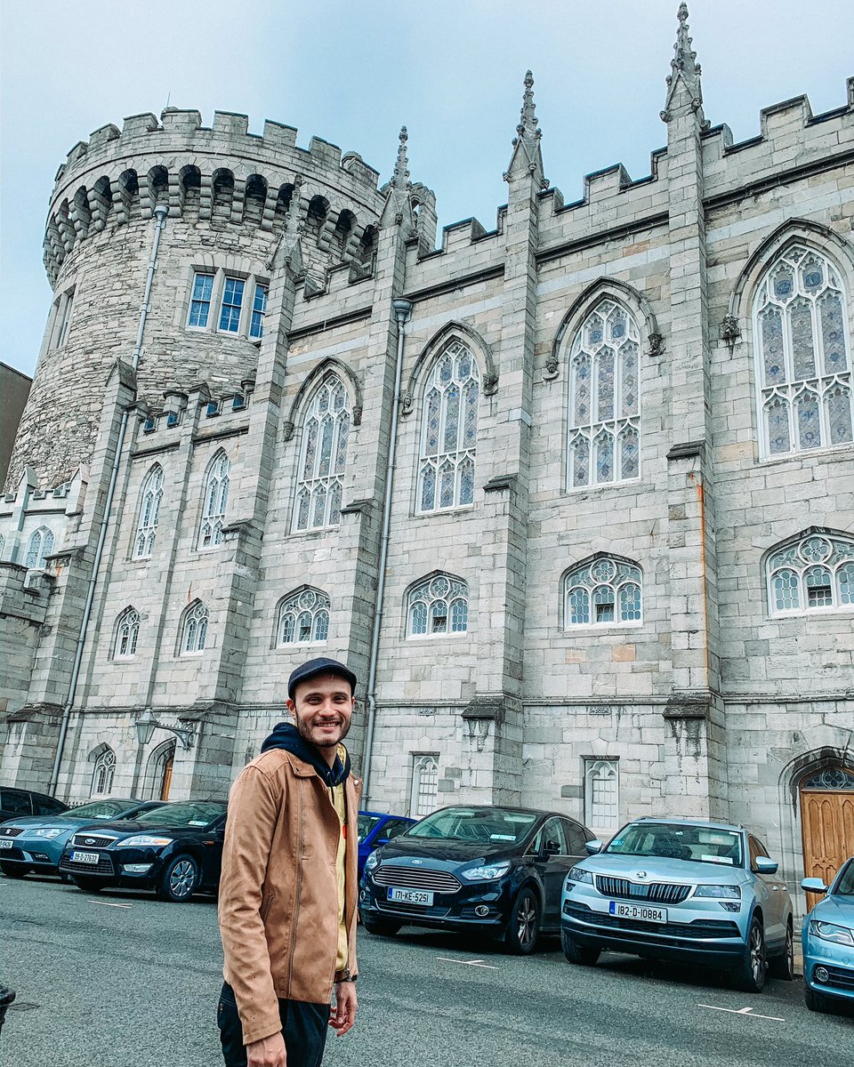 LexHorv's tweet photo. Aí vc está andando na rua e do nada encontra um castelo 🏰 🇮🇪 
•
#irlanda #dublin #ireland #ireland🍀 #europe #europa #eurotrip #intercambio #intercambioirlanda #intercambista #brasileirospelomundo #vidadeintercambista #irlanda🍀

https://t.co/ph3QlSYonA https://t.co/styL9UTrrC
