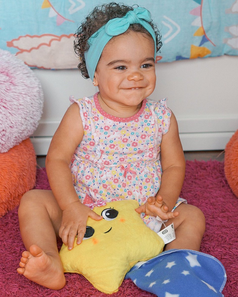 youngathrtmom's tweet photo. The Little Baby Bum Twinkle Little Star from @LittleTikes is the perfect snuggle buddy. 🌟 #ad One squeeze and a soothing version of "Twinkle, Twinkle Little Star” plays to help little ones rest! Find this sweet toy online at @Target.
#LittleTikes #LittleBabyBum #momselect https://t.co/ttUZqVbefU