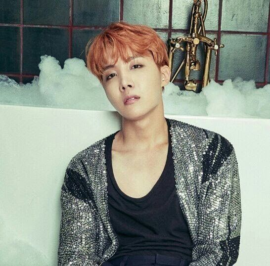 Hyung line said: we killing you with our cleavage.