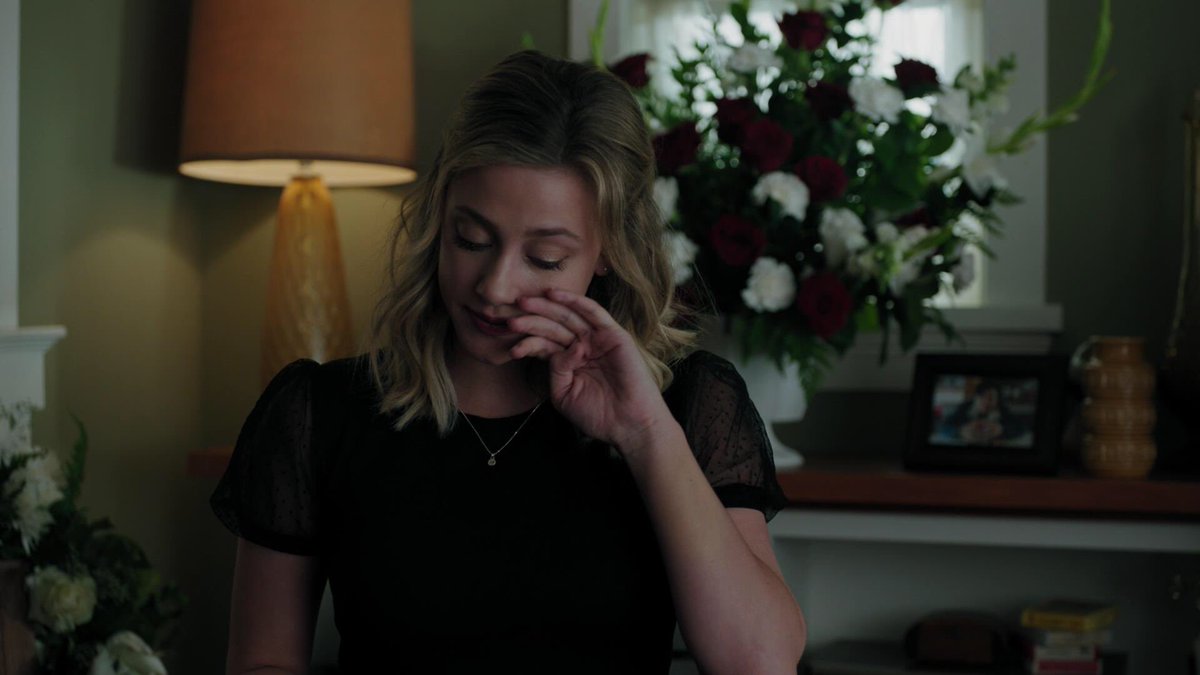 𝟜.𝟙𝟝

«As many of you know, Jughead was a fan of crime fiction. Detective stories. So, to honor him, I’d like to read a passage from one of his favorite Sherlock Holmes short stories: ‘The Final Problem.’»