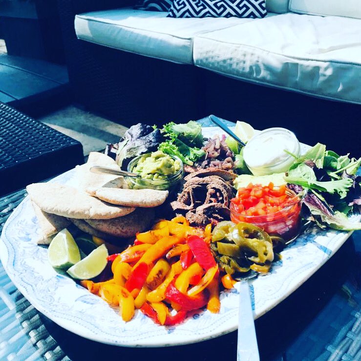 The_MoleInn's tweet photo. More lock down food inspiration from The Mole Inn #lockdownlife #cheflife #sharingplate #mexicanfood #oxfordfoodies https://t.co/xKFtIz9PMC