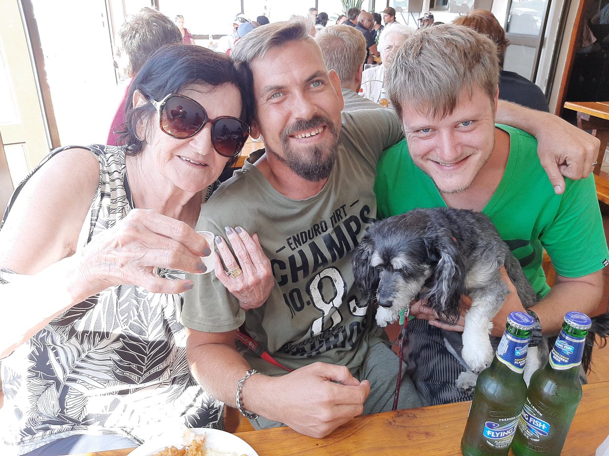 SashaBierman's tweet photo. @SweepSouthSA @Travelstart #SSlockdown #travelstart .
Amazing.
Here is my picture to enter
My family in east london.
I'm staying in pta
That I miss so much, and I only see them once a year.
I would definitely use this win, to see them sooner https://t.co/mcVFAUbWwP