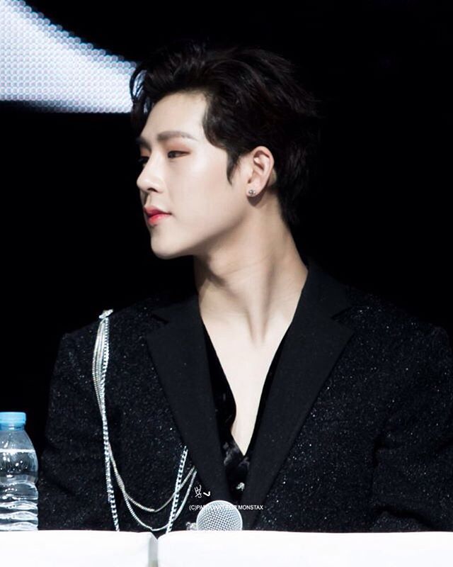 Jooheon in Black is a different Story to tell.... IF YOU ARE WEAK STAY AWAY, i know you will opened xD