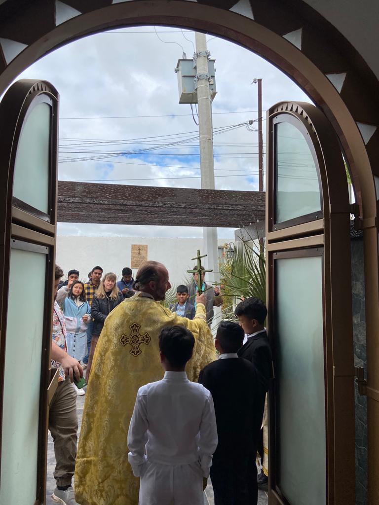 ProjectMexico's tweet photo. Palm Sunday!🌴#stinnocentorphanage #projectmexico #buildinghope365 https://t.co/62fPqUVWJZ