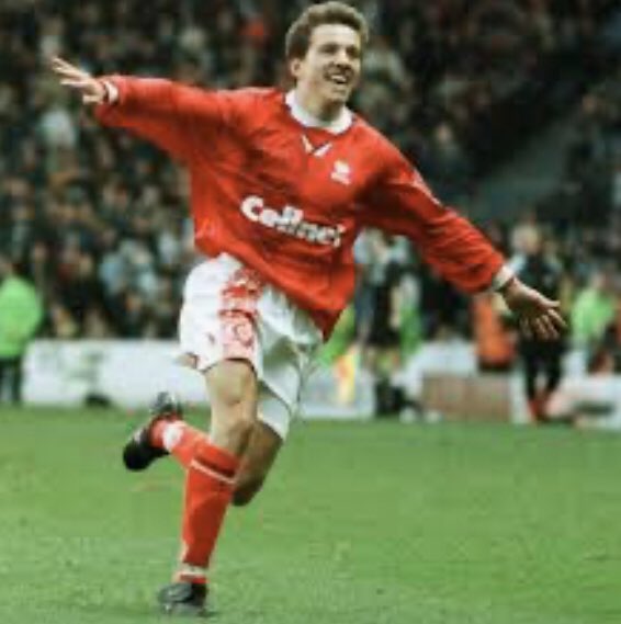 schwarzer_mark's tweet image. Next I’ll be interviewing the midfield magician and @Boro legend Juninho. You have until Tuesday afternoon 1700 UK time to get your questions in. The best ones will be on next week’s episode of The Two Sharp Reds podcast with me and @OllieGeale on @OptusSport