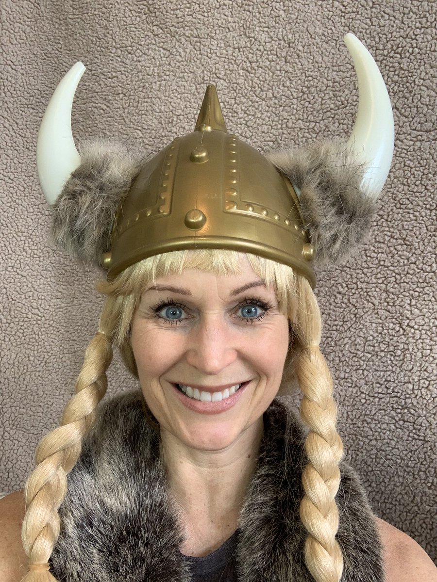 Shannonteaches's tweet photo. And Vicky the Viking just taught line plots! 🗡 #GoTheExtraSmile #distancelearning
(The bonus of teaching this way is you don’t have to do your hair!) https://t.co/egJQYmNFza