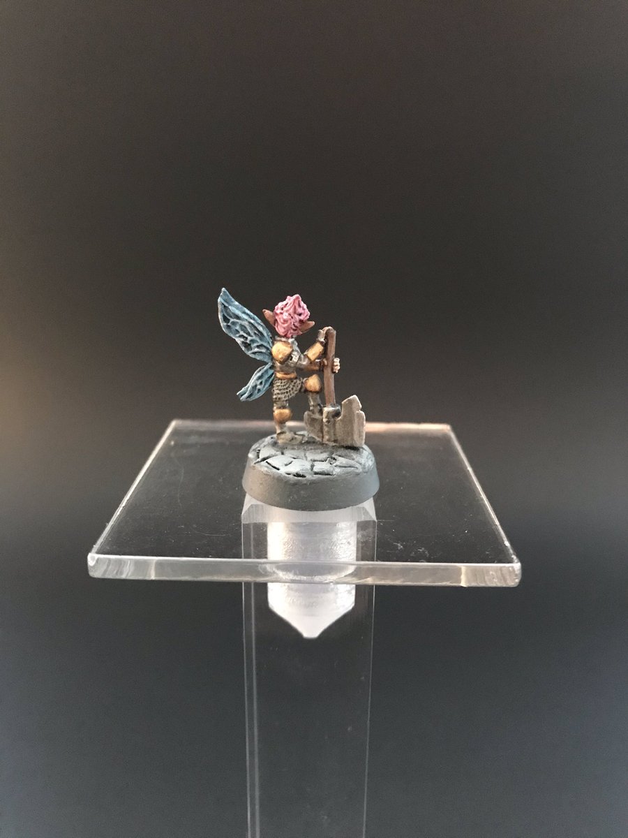 Travis_Fauber's tweet photo. I painted a @fasagames #earthdawn #windling #warrior #miniature. This piece Is from @StonehavenMini. The single flyer riser is from @AxeNshield #ttrpg #rpg #fasa #painting #art #goblinpaint #fun https://t.co/exGC6NXV8k