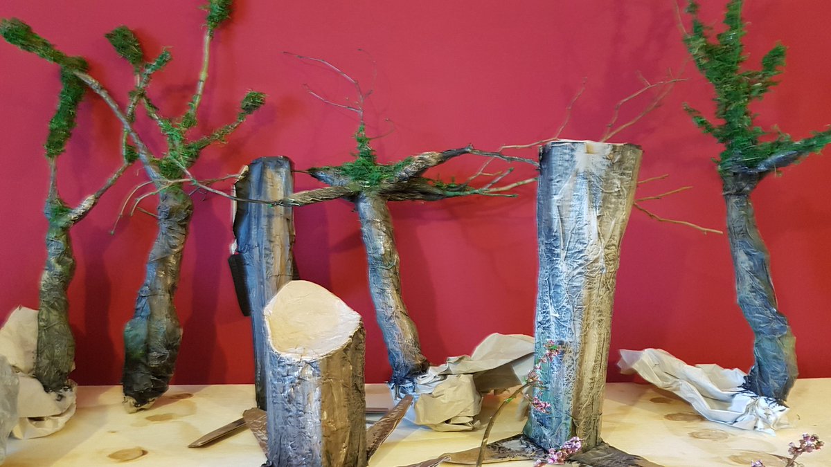 OrpheusAnd's tweet photo. Set building today! @SaranneBensusan and @LawrenceMallnsn built the platform. Just to start decorating the set. It is 1m high by 1m wide and 2m long. #SetBuilding #Animation #SetDesign #womeninhorror #RedScreen #chromakey #Premiere #StopMotionPro https://t.co/8BgaNiyQZ5