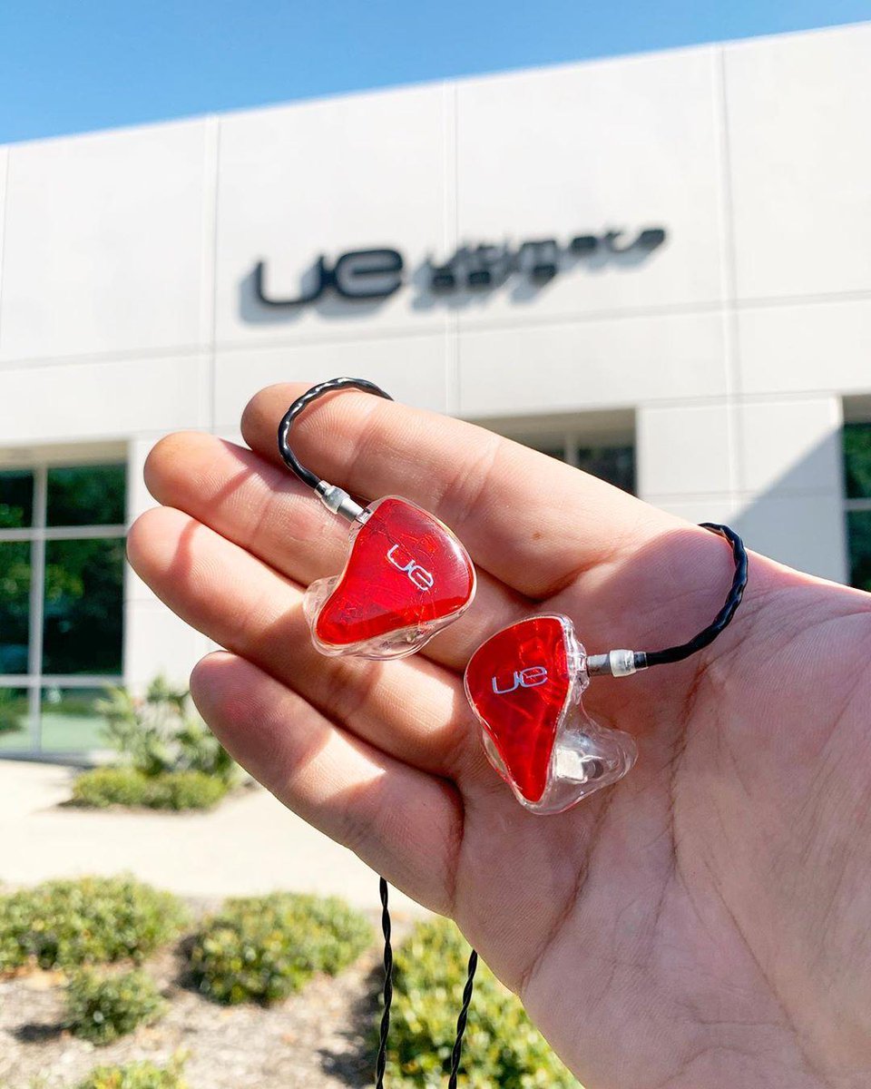 UltimateEarsPro's tweet photo. “So hyped to have upgraded now officially rocking #UE11Pro’s” 🤘
—IGer iamjohndouglas https://t.co/71cNbCYOpq