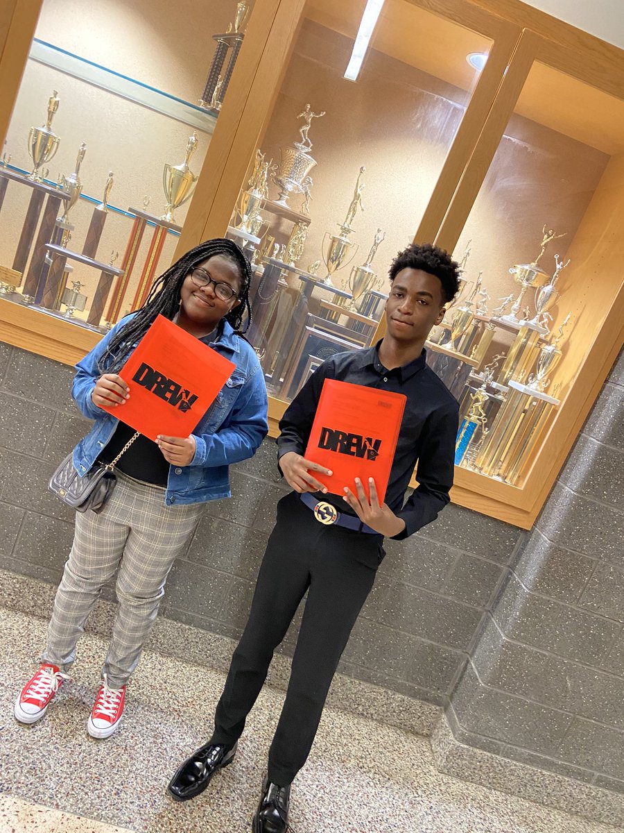 sciISlife's tweet photo. 📢 Class of 2024 students @dcpublicschools!! Looking for a unique high school experience that engages you academically and socially  (it’s 🔥)EVERYDAY? Join the @DCDunbarEA! Apply online https://t.co/IWFnx4U0O6 today!! https://t.co/l2T4dvXxQr