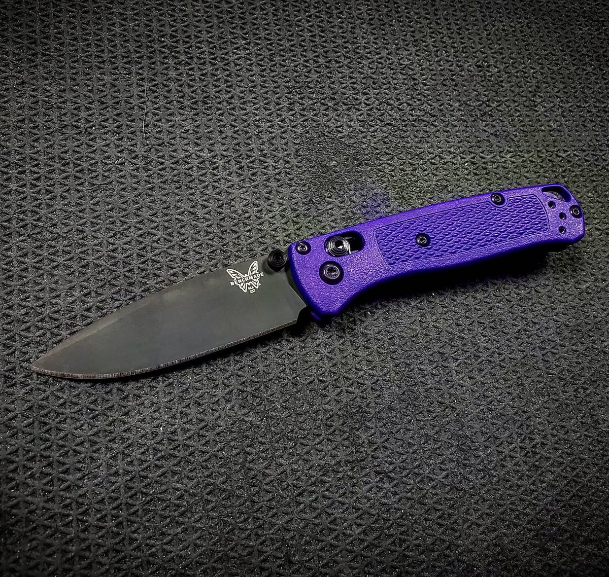 Metal_Complex's tweet photo. The Benchmade Mini Bugout - In A LOT of ways, this version makes way more sense to me. My review here - https://t.co/C0wTWjw0IV
.
.
#benchmadeknives #benchmade #benchmademinibugout #knife #knifecommunity #knifenut #knifepics #knifelife #knives #edc #pocketdump #knifecollection https://t.co/DYPl3GgedO