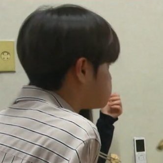 뒤에서 보면 이럼